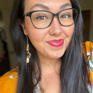 Meet your Posher, Genevieve